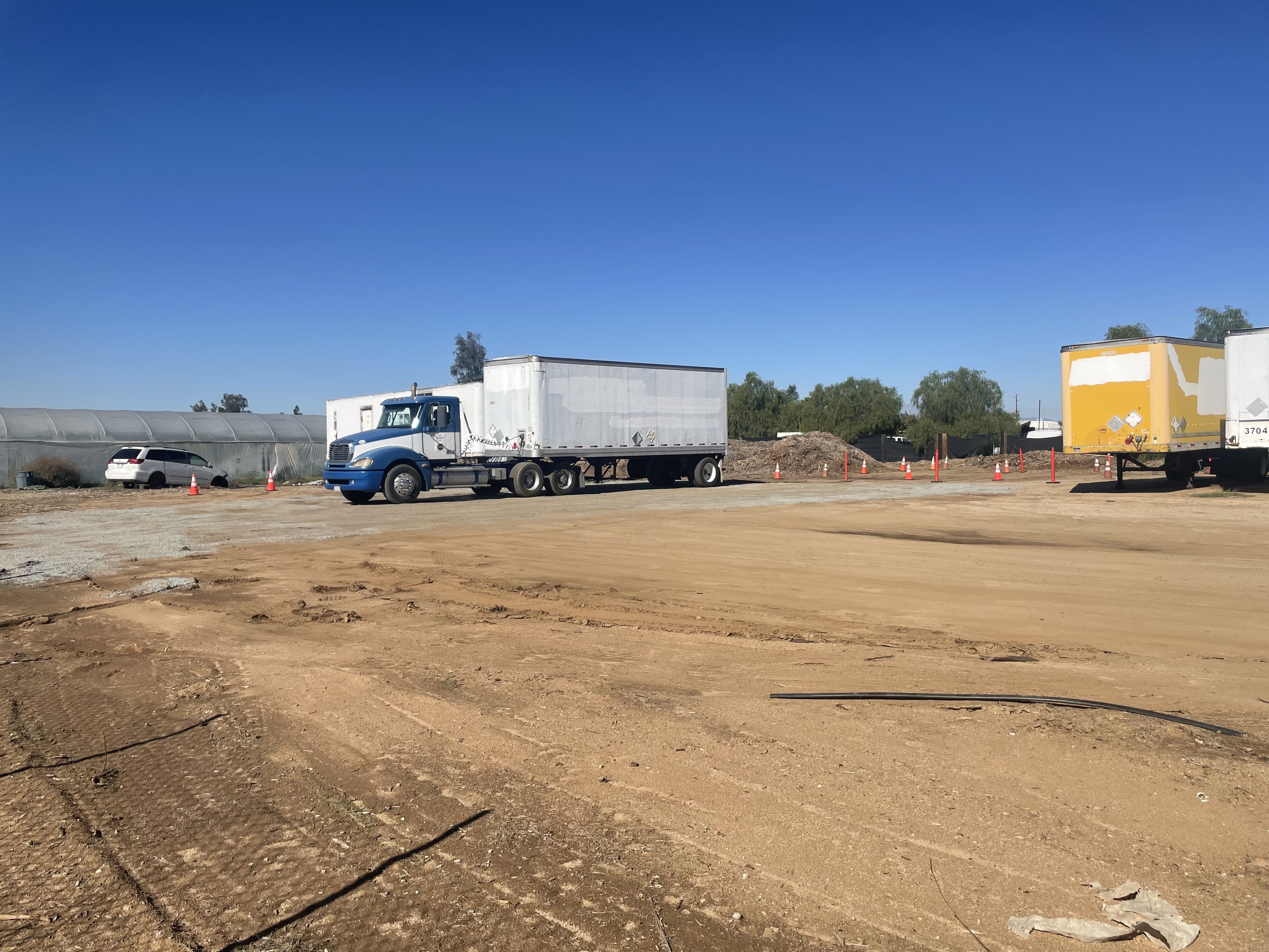 Amazon In Perris California - x1u5dl5